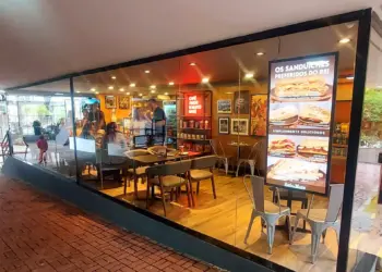 Mercado de franquias no Brasil acelera crescimento no segundo semestre de 2024