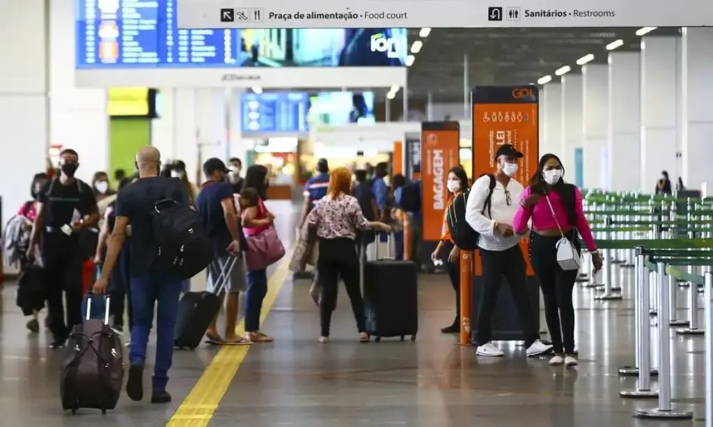 Aeroporto-com-passageiros - Marcelo-CamargoAgencia-Brasil