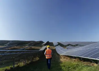 Energia solar deve trazer mais de R$ 39,4 bilhões em novos investimentos em 2025 ao Brasil