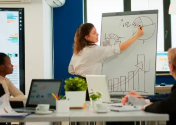 Nomus lança Guia Estratégico para Indústrias 