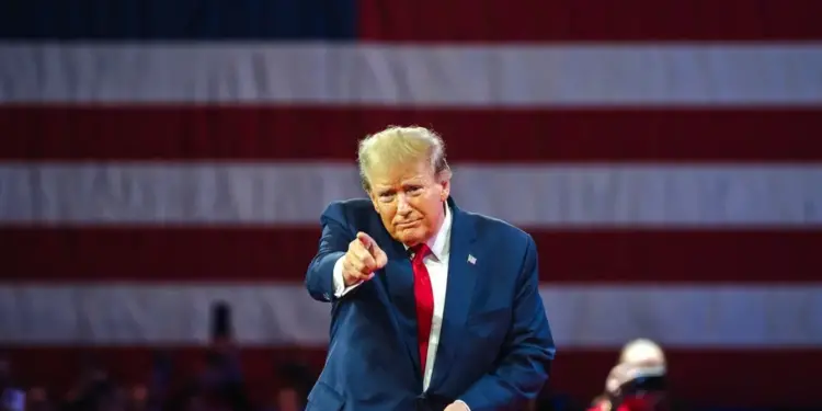 A poucas horas da posse, Donald Trump lança sua própria moeda digital, abalando o mercado de criptomoedas 15 Trump lanca criptomoeda