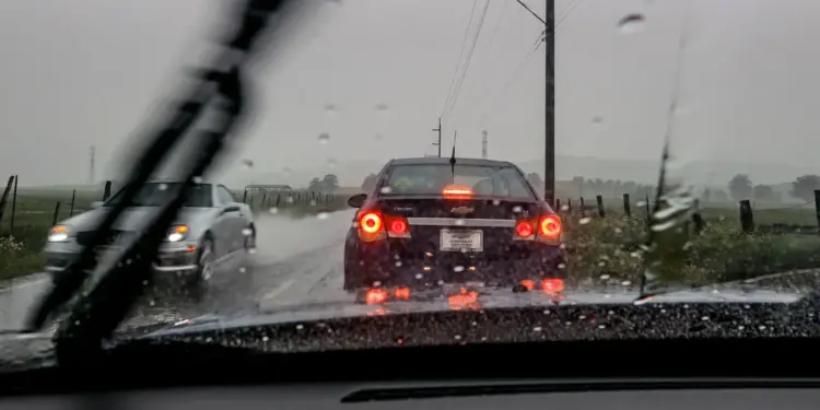 Como evitar riscos e perigos no período de chuvas: um guia para condutores 14 Como evitar riscos e perigos no período de chuvas: um guia para condutores