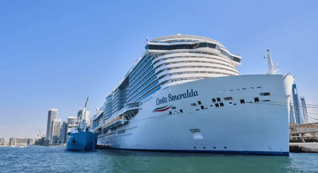 Costa Cruzeiros realiza o primeiro reabastecimento de GNL para um navio de cruzeiro em Dubai costa esmeralda Dubai 1