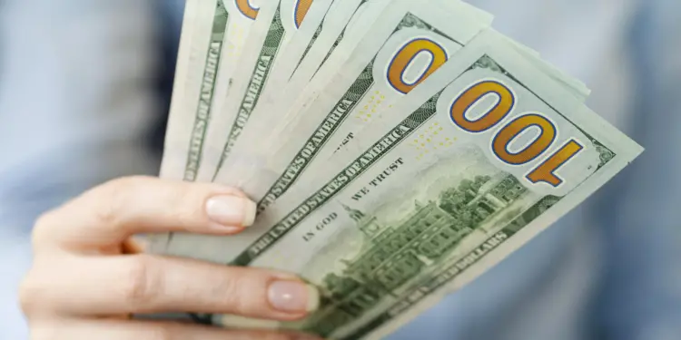 Dólar estável e ouro em alta: reflexos de Davos e das políticas globais dolar cotacao hoje