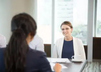 Especialista em mercado de trabalho dá dicas de como tornar o LinkedIn atraente