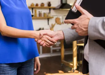 Mesmo com alta nos juros, setor de franquias pode ter perspectiva otimista para 2025