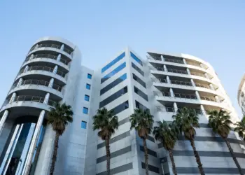 Alta de aluguéis comerciais leva empresas a enxugar espaço físico