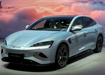 BYD Seal em uma cor de tonalidade mais clara.