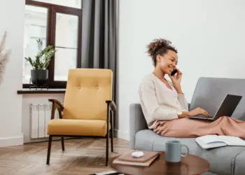 Renda extra: 5 dicas para ganhar dinheiro trabalhando de casa