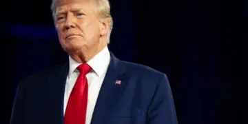 Trump implementa tarifas sobre importações do Canadá, México e China 1 Trump implementa tarifas sobre importações do Canadá, México e China