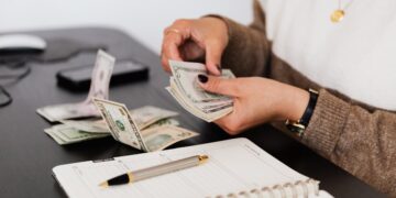 Afiliados ou loja própria O que dá mais dinheiro