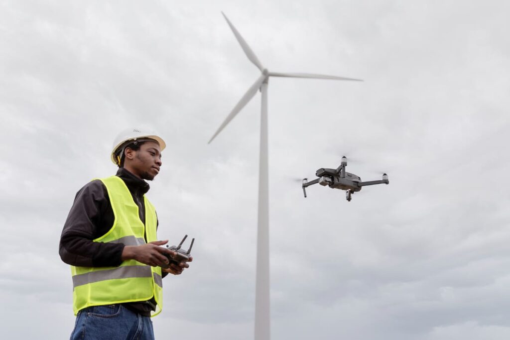 Drones ampliam eficiência na construção civil com mapeamento em tempo real e redução de custos Drones ampliam eficiencia 2 1 1