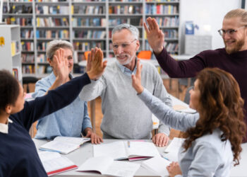 A educação não é apenas um tema de debate, é o caminho para transformar o país 21 A educação não é apenas um tema de debate, é o caminho para transformar o país