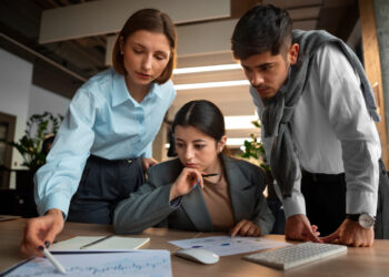 Empreendedores Brasileiros Enfrentam Desafios Econômicos em 2025: Como Se Adaptar à Instabilidade