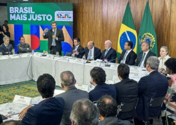 Lula Assina Projeto de Lei que Isenta Imposto de Renda para Quem Ganha até R$ 5 Mil
