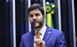 A educação não é apenas um tema de debate, é o caminho para transformar o país 1 A educação não é apenas um tema de debate, é o caminho para transformar o país Mauricio Carvalho By Zeca Ribeiro 1