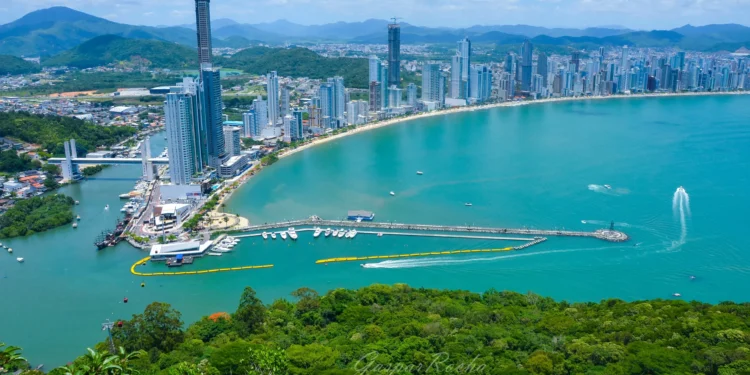 balneario-camboriu-cidade-mais-cara-do-brasil-metro-quadrado