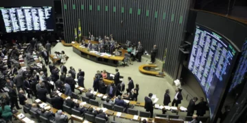Câmara dos Deputados debate possível aumento de parlamentares; entenda 1 Câmara dos Deputados em dia de votação.
