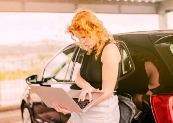 Internet em movimento: o truque dos Ímãs para transformar seu carro em um roteador sobre rodas