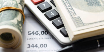 Dólar sobe com incertezas sobre tarifas dos EUA e expectativa de juros elevados 1 Dólar sobe com incertezas sobre tarifas dos EUA e expectativa de juros elevados