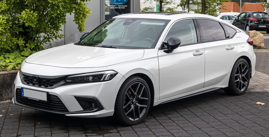 O terror dos mecânicos! 12 carros que praticamente não quebram 43 Civic branco, representando "carros que não quebram".