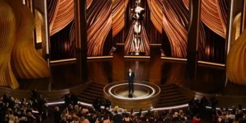 Oscar 2025: horário, onde assistir e tudo sobre a premiação 15 Estatueta do Oscar, representando a premiação do Oscar 2025.