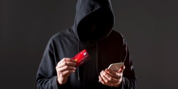 Tentativas de fraudes bancárias cresceram 10,4% em 2024 e poderiam gerar prejuízo de até R$ 51,6 bilhões, revela Serasa Experian 17 Tentativas de fraudes bancárias cresceram 10,4% em 2024 e poderiam gerar prejuízo de até R$ 51,6 bilhões, revela Serasa Experian