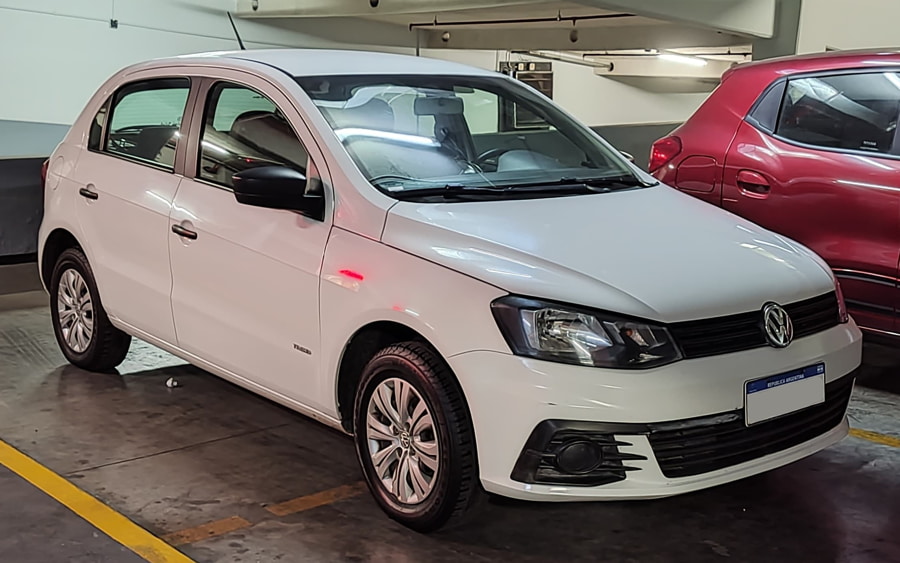 O terror dos mecânicos! 12 carros que praticamente não quebram 39 Gol branco, representando "carros que não quebram".