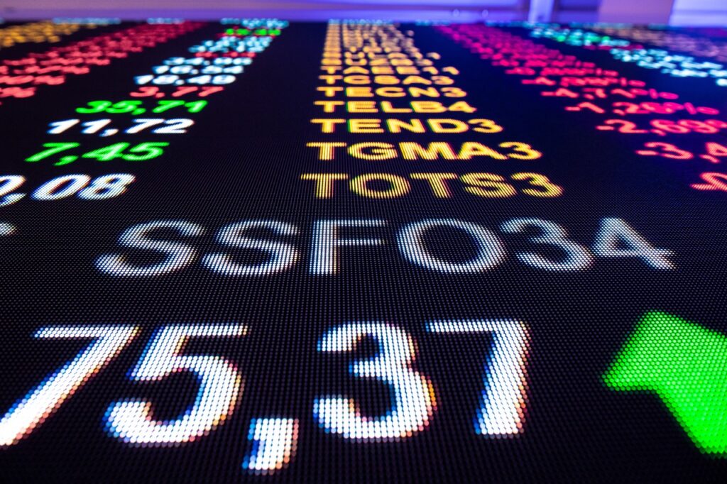 12 Ações Atraentes e Baratas para Investir a Longo Prazo 12 Acoes Atraentes e Baratas para Investir a Longo Prazo