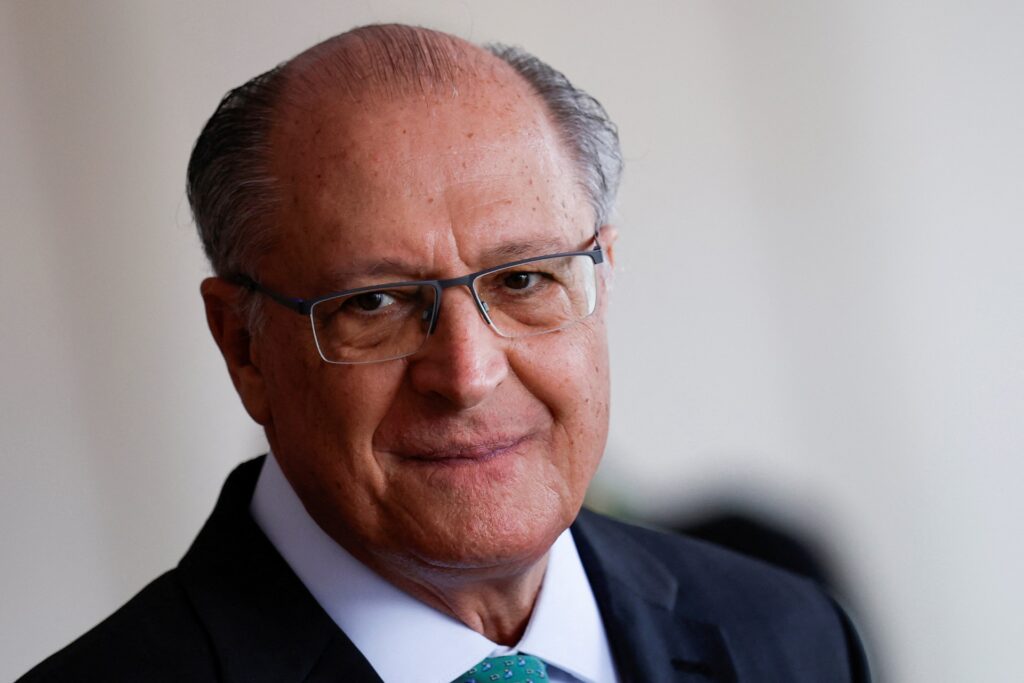 Alckmin anuncia revisão de imposto para importações no Brasil Alckmin anuncia revisao de imposto para importacoes no Brasil