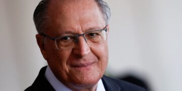 Alckmin anuncia revisão de imposto para importações no Brasil