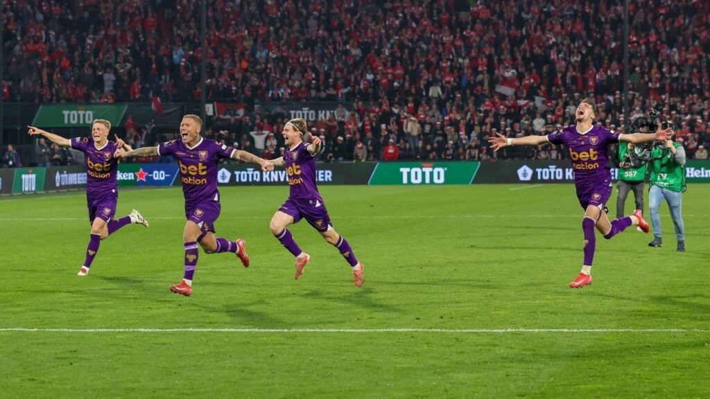 Após 92 anos, time europeu conquista título em final épica! Apos 92 anos time europeu conquista titulo em final epica