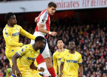 Arsenal empata e facilita caminho do Liverpool ao título