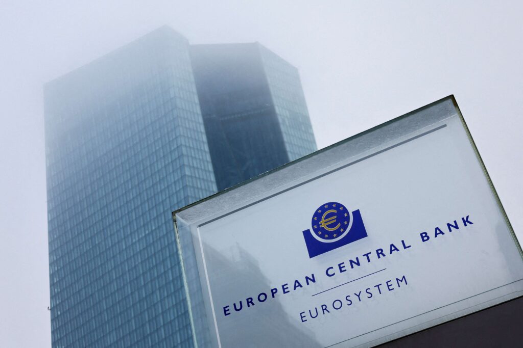 BCE projeta queda acentuada nos aumentos salariais 2023 BCE projeta queda acentuada nos aumentos salariais 2023