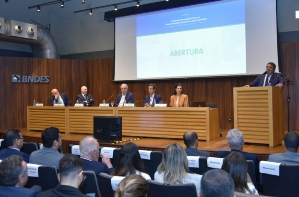 BNDES e OCB renovam parceria para fortalecer o cooperativismo no Brasil BNDES 1