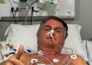 Bolsonaro melhora, mas segue na UTI sem alta prevista