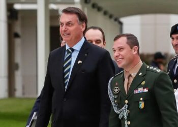 Mauro Cid chama ex-comandante de Lula como testemunha em golpe Bolsonaro refuta planos de assassinato contra Lula e Alckmin