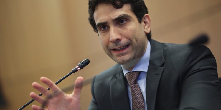 Brasil deve adotar novo modelo de financiamento imobiliário 14 `Presidente do Banco Central, Gabriel Galípolo, durante entrevista coletiva em Brasília
27/03/2025 REUTERS/Adriano Machado