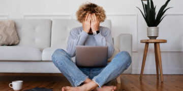 CPF 2024: Morador no exterior precisa declarar IR?