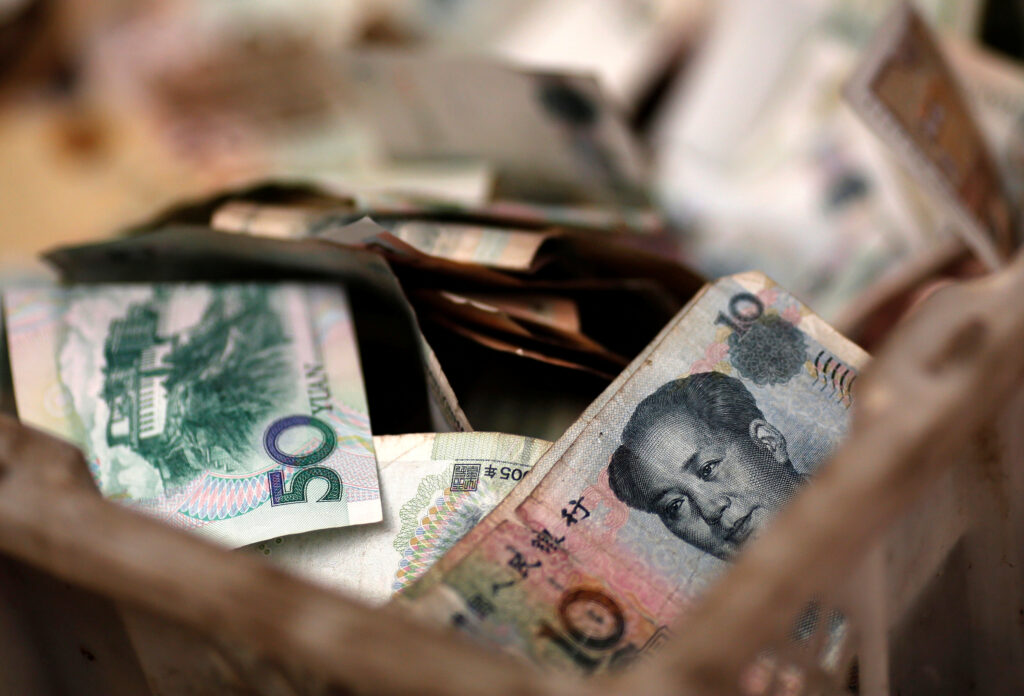 China impulsiona iuan em serviços financeiros globais China impulsiona iuan em servicos financeiros globais