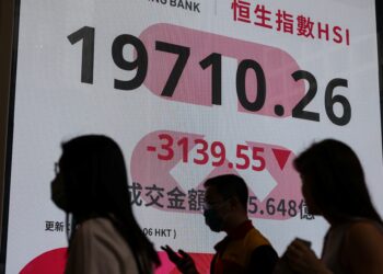 China mantém juros, mas cortes aguardados em breve.