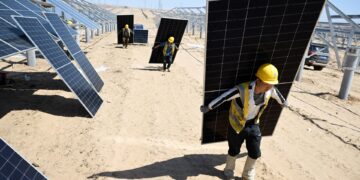 EUA Impõem Tarifas de Até 3.500% em Painéis Solares Asiáticos