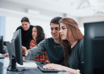 Emprego formal cresce no RS e impulsiona demanda por qualificação profissional