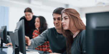 Emprego formal cresce no RS e impulsiona demanda por qualificação profissional