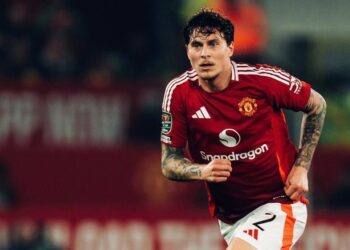 Filho de jogador do Man Utd passa por acidente preocupante