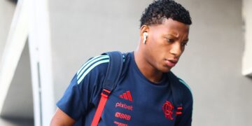 Flamengo divulga lesão de Gonzalo Plata e plano de recuperação