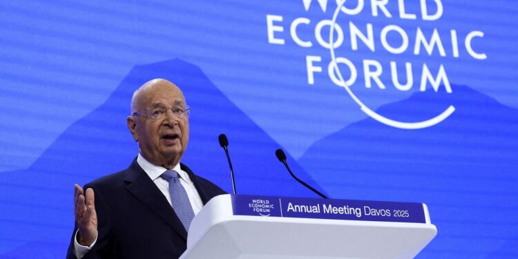 Klaus Schwab faz discurso de boas-vindas na 55ª reunião anual do Fórum Econômico Mundial (WEF) em Davos, Suíça
21/01/2025
REUTERS/Yves Herman