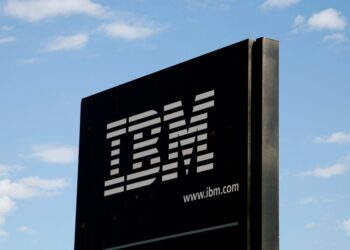 IBM supera estimativas de receita no 2º tri e reduz temores