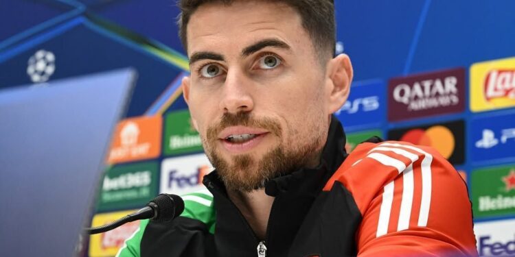 Jorginho, durante coletiva no Arsenal • Divulgação/Instagram