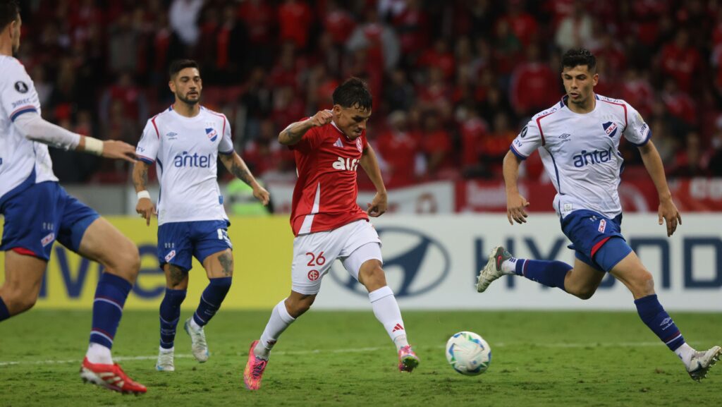 Inter e Nacional empatam em 3 a 3 na emoção da Libertadores Inter e Nacional empatam em 3 a 3 na emocao